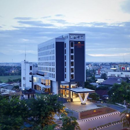 Hotel Grandhika Setiabudi מדאן מראה חיצוני תמונה